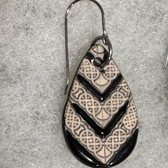 Essential Oils Black and Cream Teardrop Earrings for Pierced Ears - Picture 4 of 7